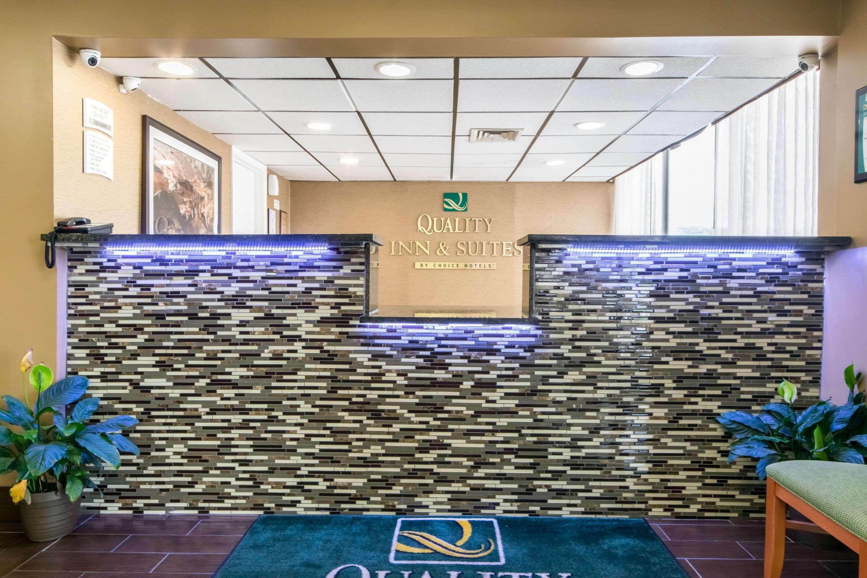 Quality Inn & Suites Horse Cave Eksteriør billede