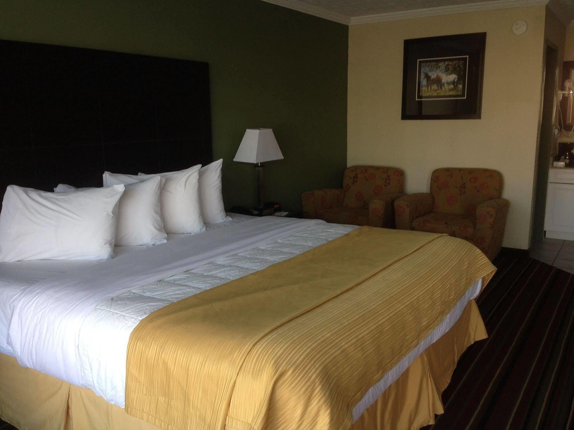 Quality Inn & Suites Horse Cave Eksteriør billede
