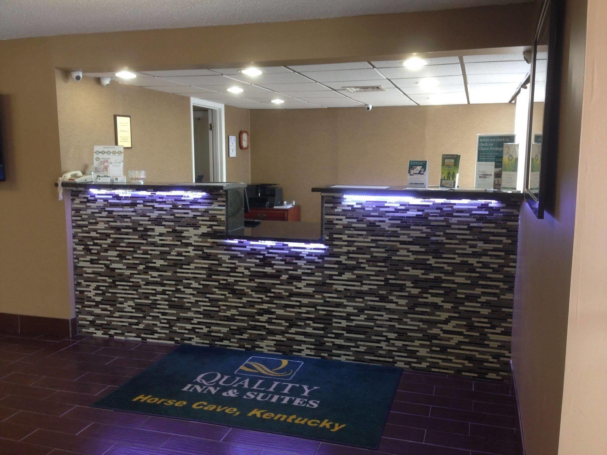 Quality Inn & Suites Horse Cave Eksteriør billede